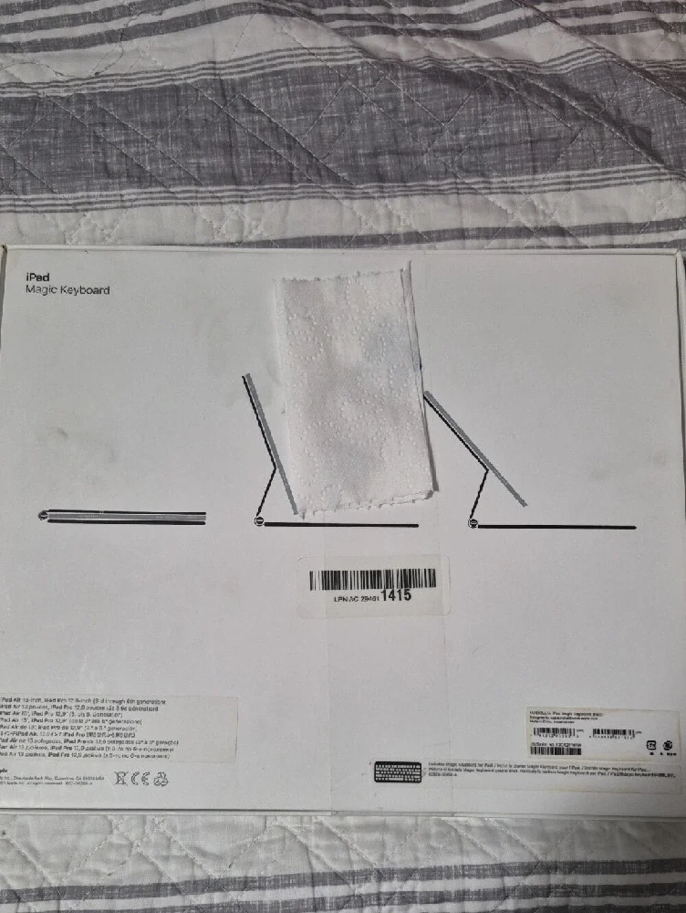 Apple iPad Magic Keyboard - Space Gray